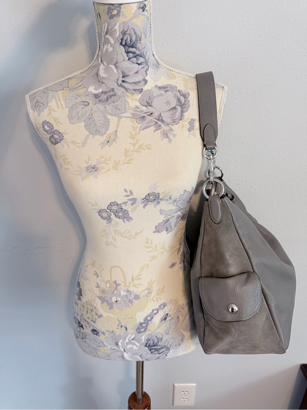 COACH Pennie Pebbled Leather & Suede Shoulder Bag Light Gray Style F2181-C1522 - Picture 6 of 12